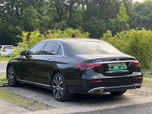 Mercedes-Benz E-Class — Фото автомобиля 6
