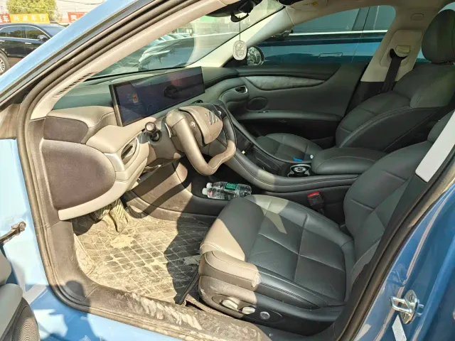 IM Motors L6 — Фото автомобиля 7