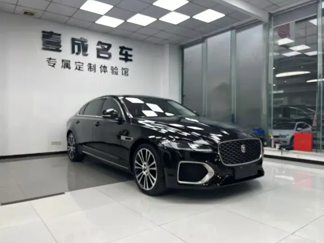 Jaguar XFL — Фото автомобиля 3