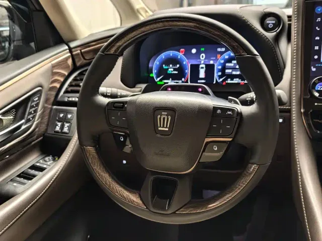 Toyota Vellfire — Фото автомобиля 14
