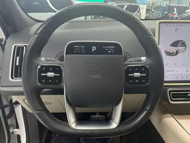 Li Auto L7 — Фото автомобиля 14
