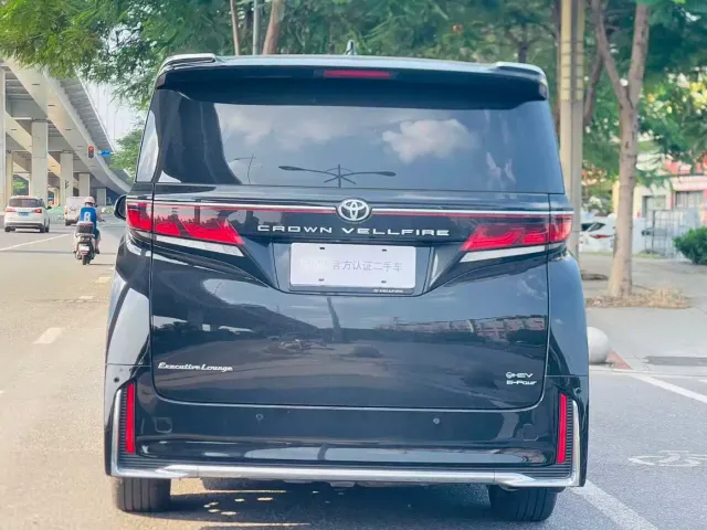 Toyota Vellfire — Фото автомобиля 4