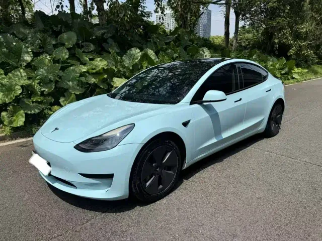 Фотография автомобиля — Tesla Model 3