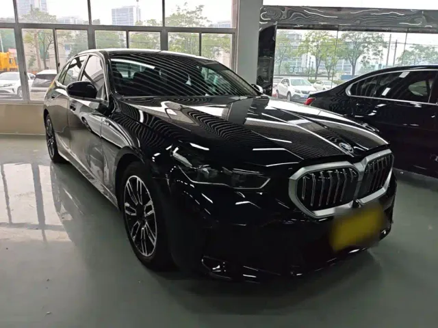 BMW 5 Series — Фото автомобиля 21