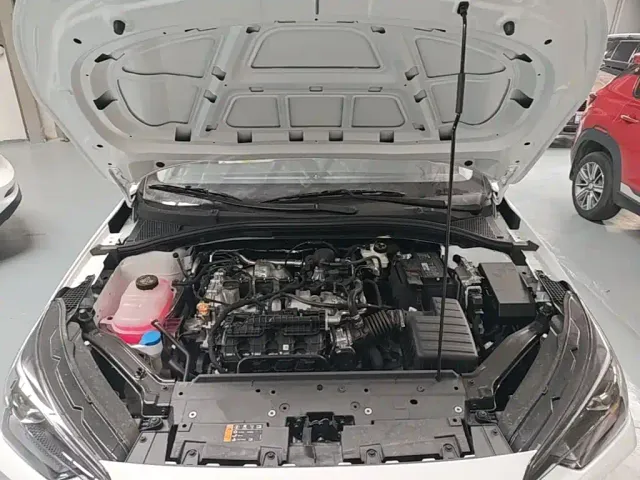 Roewe i5 — Фото автомобиля 19