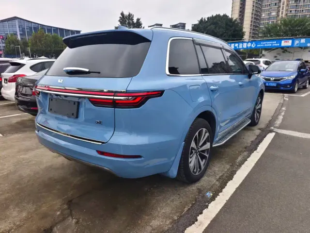 Li Auto ONE — Фото автомобиля 4