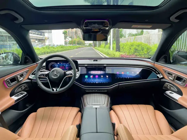 Mercedes-Benz E-Class — Фото автомобиля 5