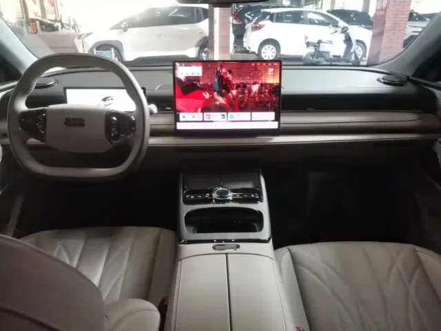 Geely Galaxy Xingyao 8 — Фото автомобиля 9