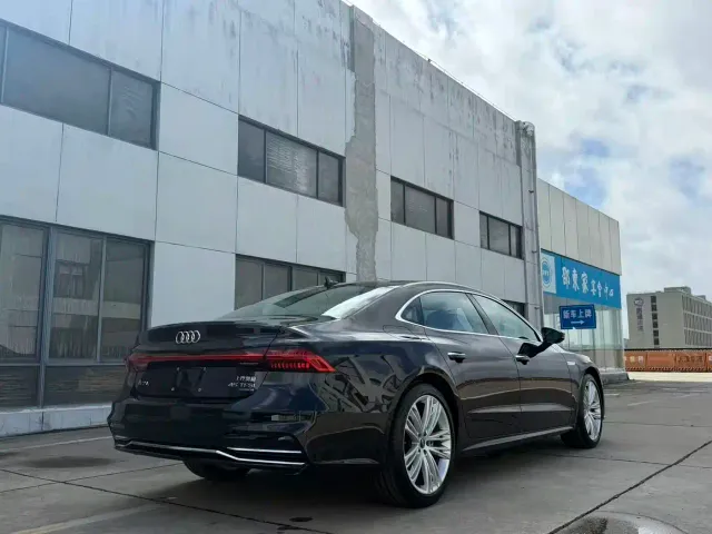 Audi A7L — Фото автомобиля 9