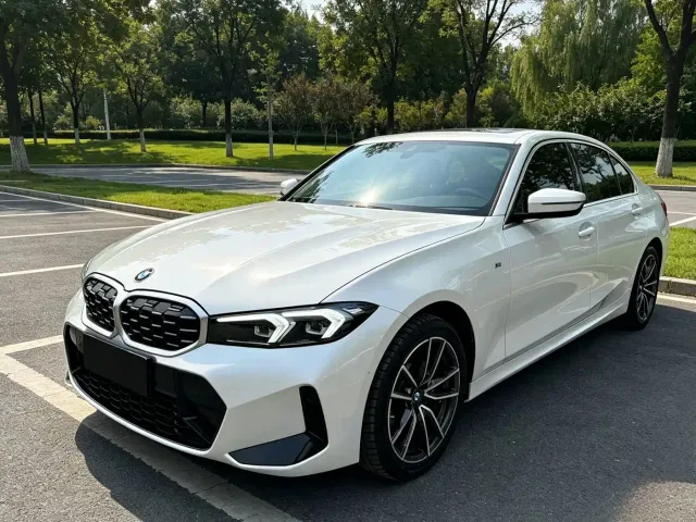 Фотография автомобиля — BMW 3 Series