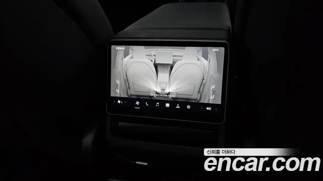 Tesla Model Y — Фото автомобиля 30