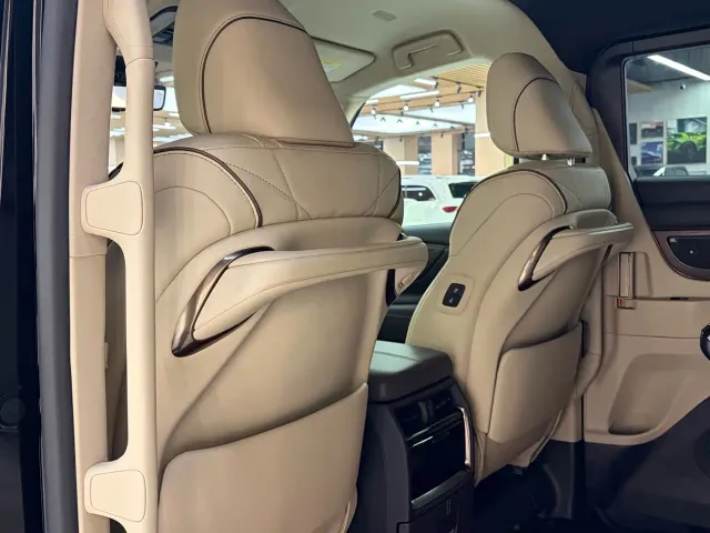Toyota Alphard — Фото автомобиля 18