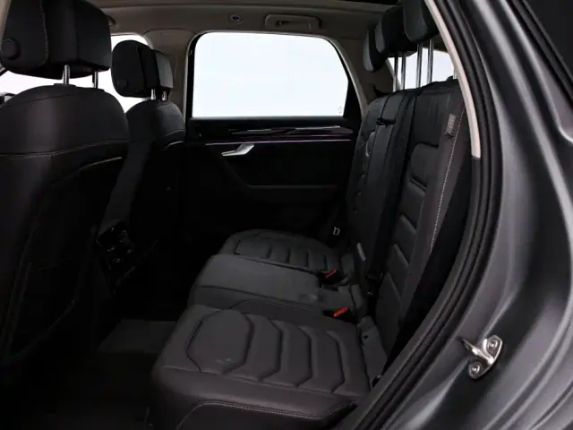 Volkswagen Touareg — Фото автомобиля 16