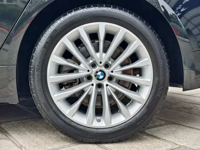 BMW 5 Series — Фото автомобиля 18