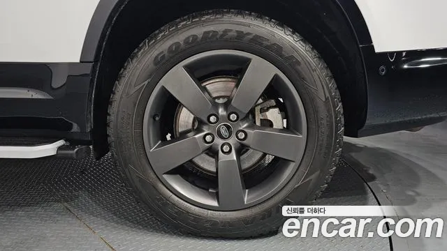 Land Rover Defender Defender (L663) 130 P400 X-Dynamic HSE — Фото автомобиля 4