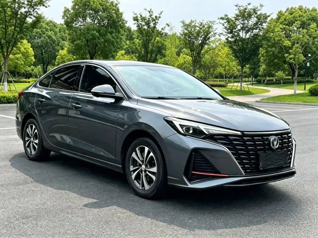 Changan Eado — Фото автомобиля 3