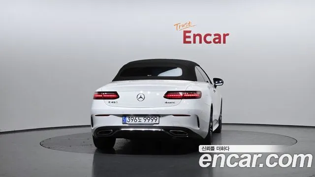 Mercedes-Benz E-Class — Фото автомобиля 4