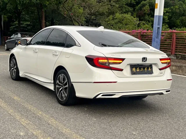 Honda Accord — Фото автомобиля 5