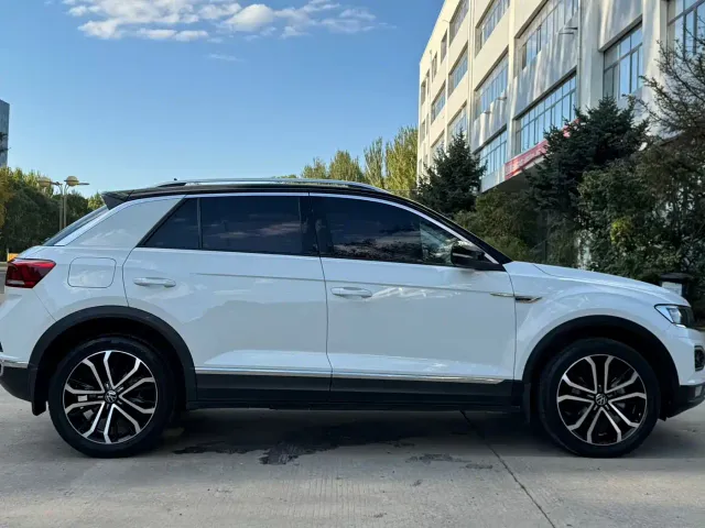 Volkswagen T-Roc — Фото автомобиля 4