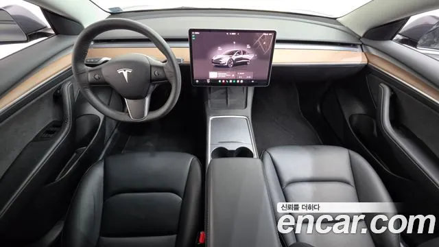 Tesla Model 3 — Фото автомобиля 7