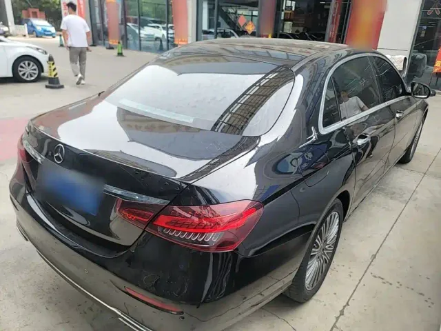 Mercedes-Benz E-Class — Фото автомобиля 6