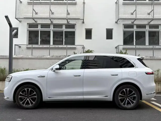 Aito M7 — Фото автомобиля 3