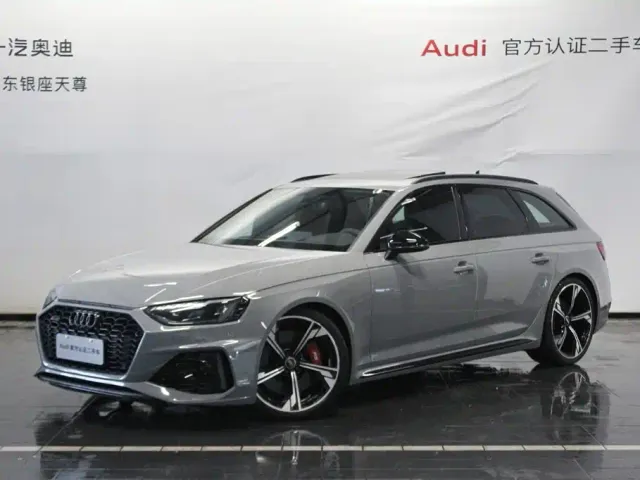 Фотография автомобиля — Audi RS 4