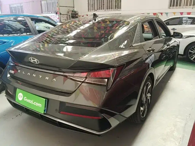 Hyundai Elantra — Фото автомобиля 6