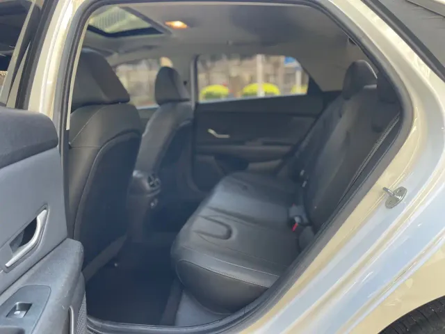 Hyundai Elantra — Фото автомобиля 6