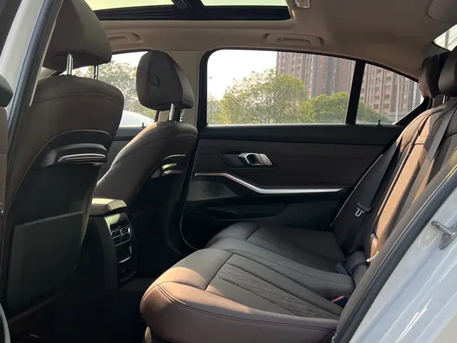 BMW 3 Series — Фото автомобиля 7