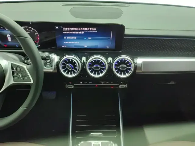 Mercedes-Benz GLB-Class — Фото автомобиля 13