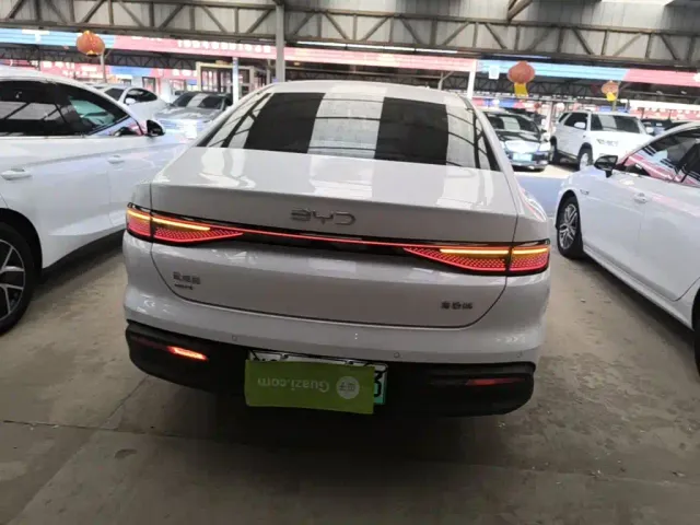 BYD Seal 05 DM-i — Фото автомобиля 5