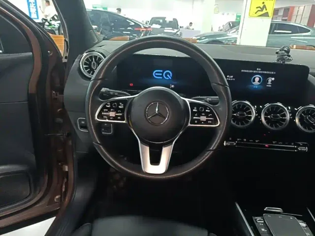 Mercedes-Benz EQA — Фото автомобиля 10