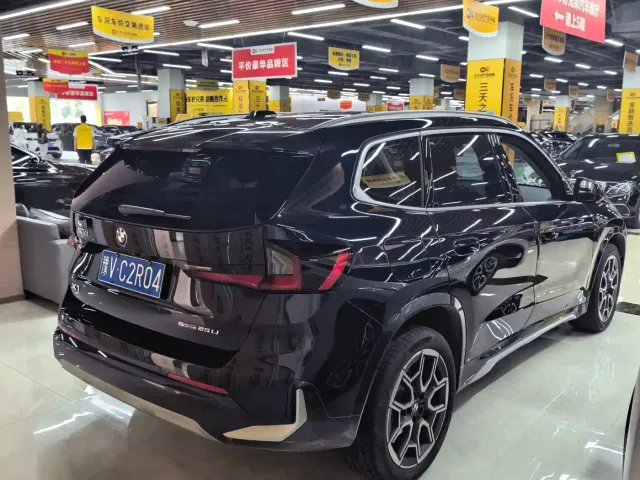 BMW BMW X1 2026 Model Year sDrive25Li X Design Package — Фото автомобиля 15