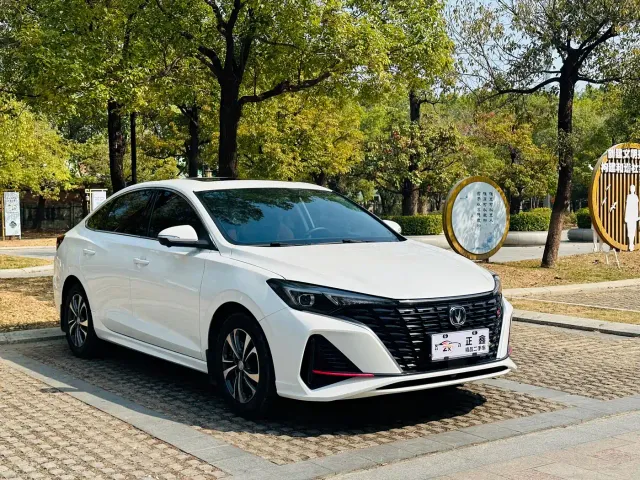 Changan Eado — Фото автомобиля 3