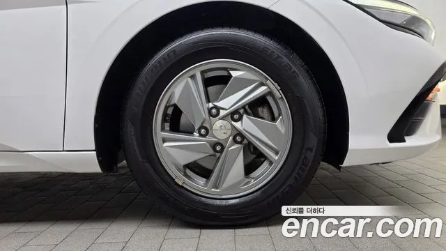 Hyundai Avante — Фото автомобиля 5