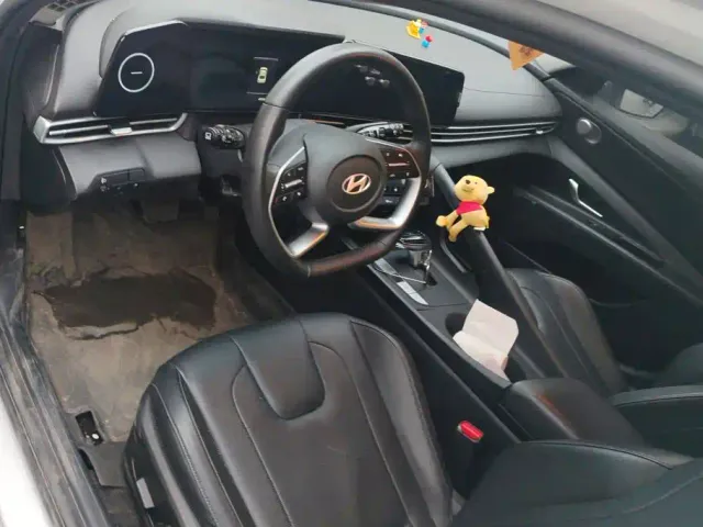 Hyundai Elantra — Фото автомобиля 12