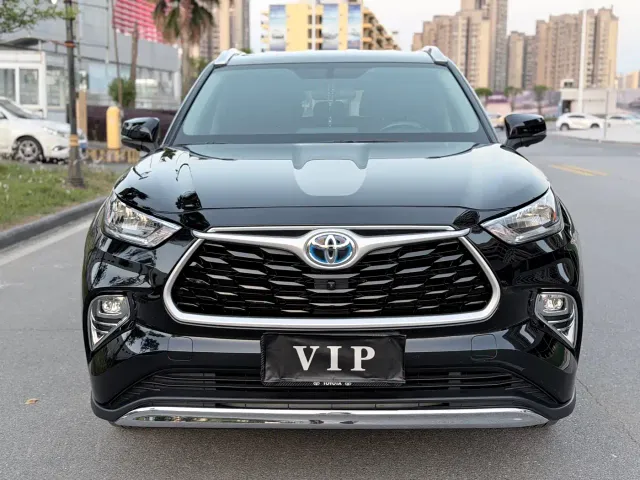 Toyota Highlander — Фото автомобиля 2