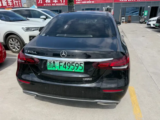 Mercedes-Benz E-Class — Фото автомобиля 8