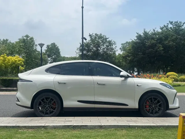IM Motors LS6 — Фото автомобиля 8