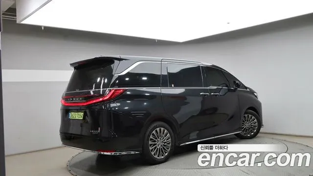 Lexus LM 2nd Gen — Фото автомобиля 4
