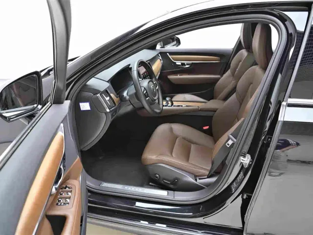 Volvo S90 — Фото автомобиля 19