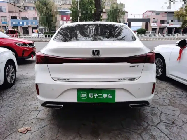 Changan Eado — Фото автомобиля 5