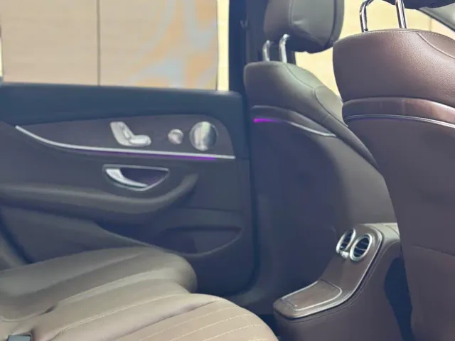 Mercedes-Benz E-Class — Фото автомобиля 7
