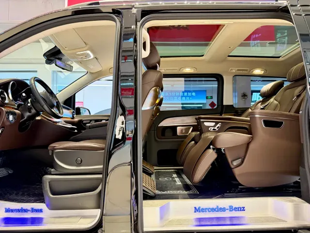 Mercedes-Benz V-Class — Фото автомобиля 8