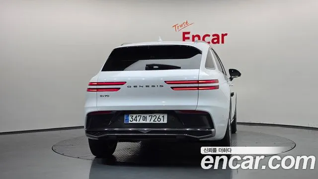 Genesis GV70 2.5T Бензин 2WD — Фото автомобиля 4