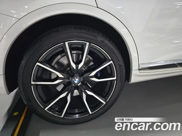 BMW X7 — Фото автомобиля 10