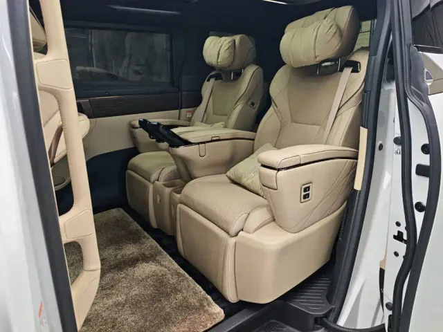 Toyota Vellfire — Фото автомобиля 9