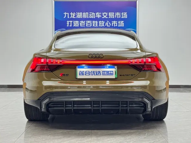 Audi e-tron GT — Фото автомобиля 4