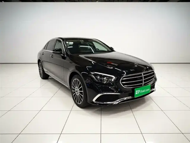 Mercedes-Benz E-Class — Фото автомобиля 3